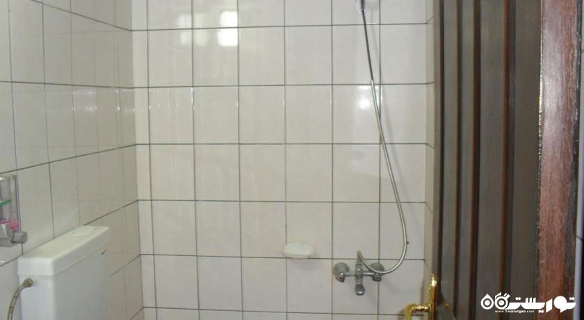 حمام و سرویس بهداشتی اتاق ها